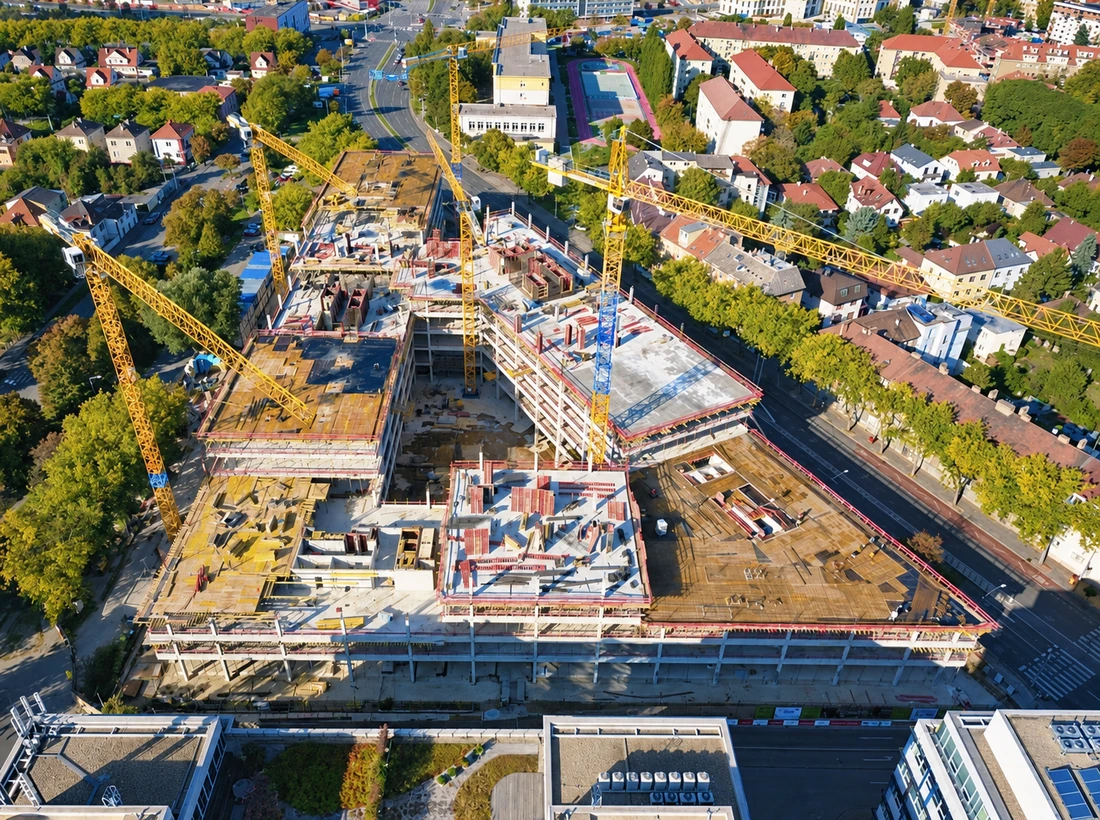 Nové Apollo – horné podlažia a vnútorný priestor stavby