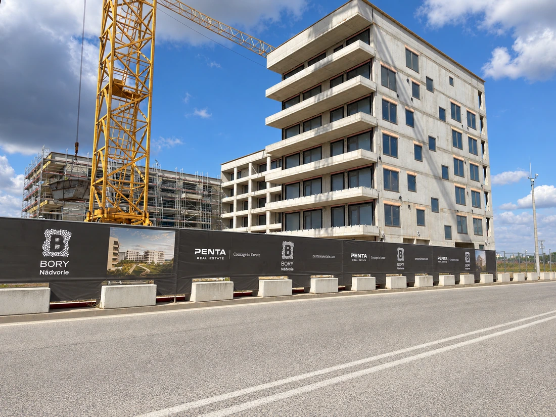 Bory Home 3B – pohľad na stavbu z ulice