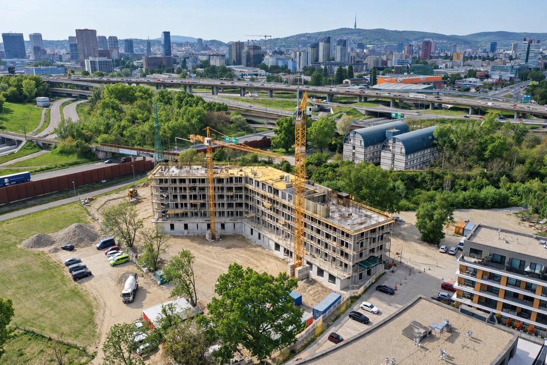 Nový Ružinov – celkový letecký pohľad na stavbu a Bratislavu